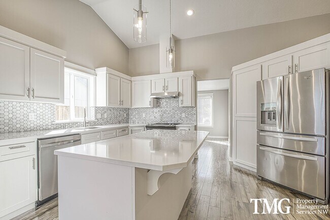 Building Photo - Stylish One-Level Living in East Vancouver!