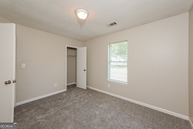 Building Photo - 8756 Ansley Way