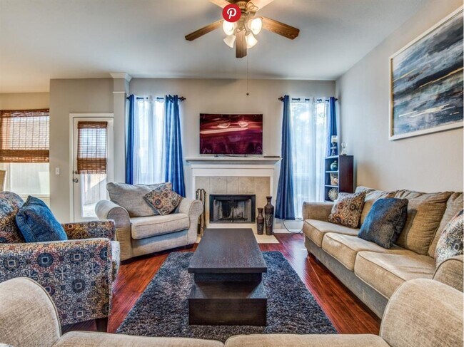 Building Photo - 2824 Thorncreek Ln