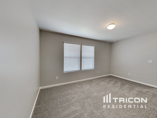 Building Photo - 845 Alta Wy