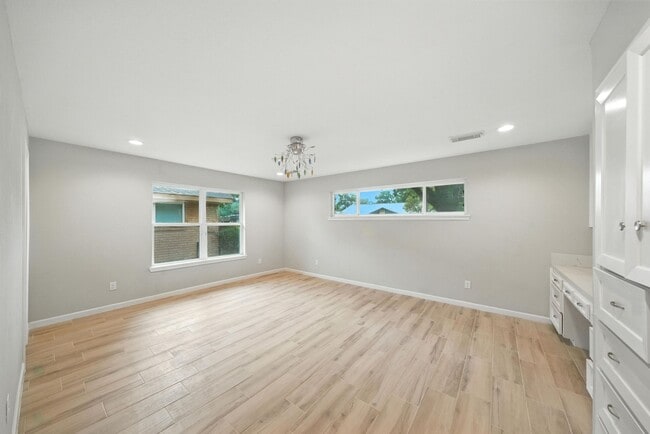 Building Photo - 4003 Mischire Dr