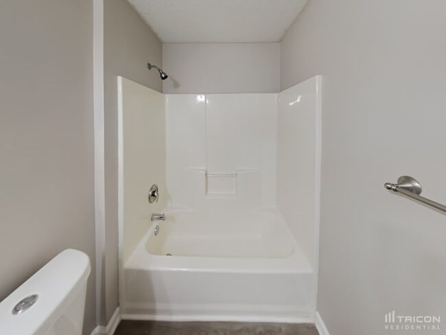 Building Photo - 65 Brentwood Dr