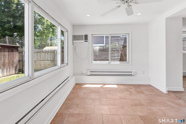 Building Photo - 41 Frisbie St