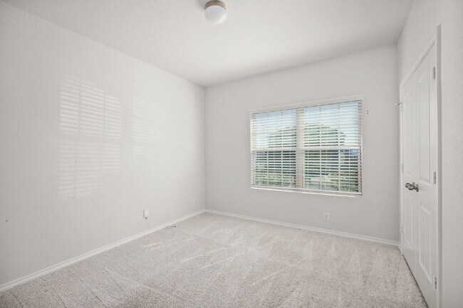 Building Photo - 3/2 Available Now in Converse - 1 MONTH FREE