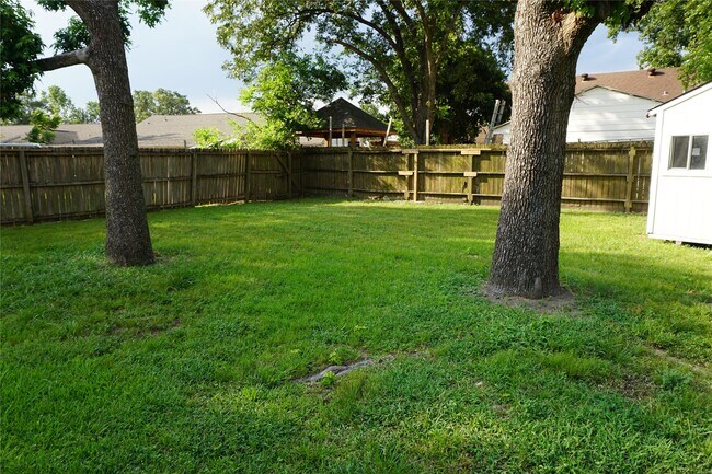 Building Photo - 15806 Sulky Trail Ct