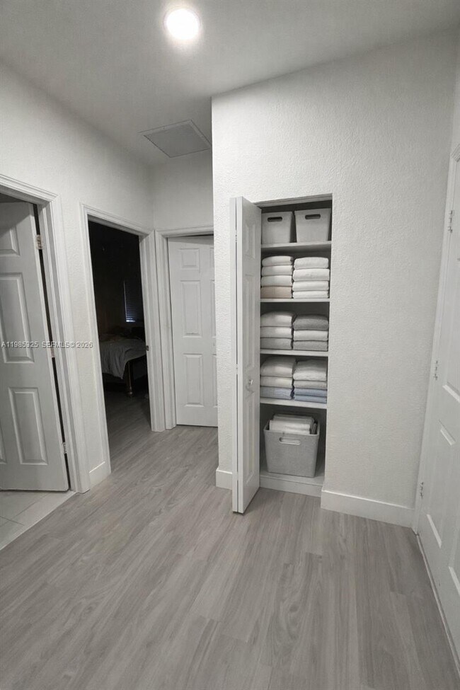 Building Photo - 7031 SW 165th Ave