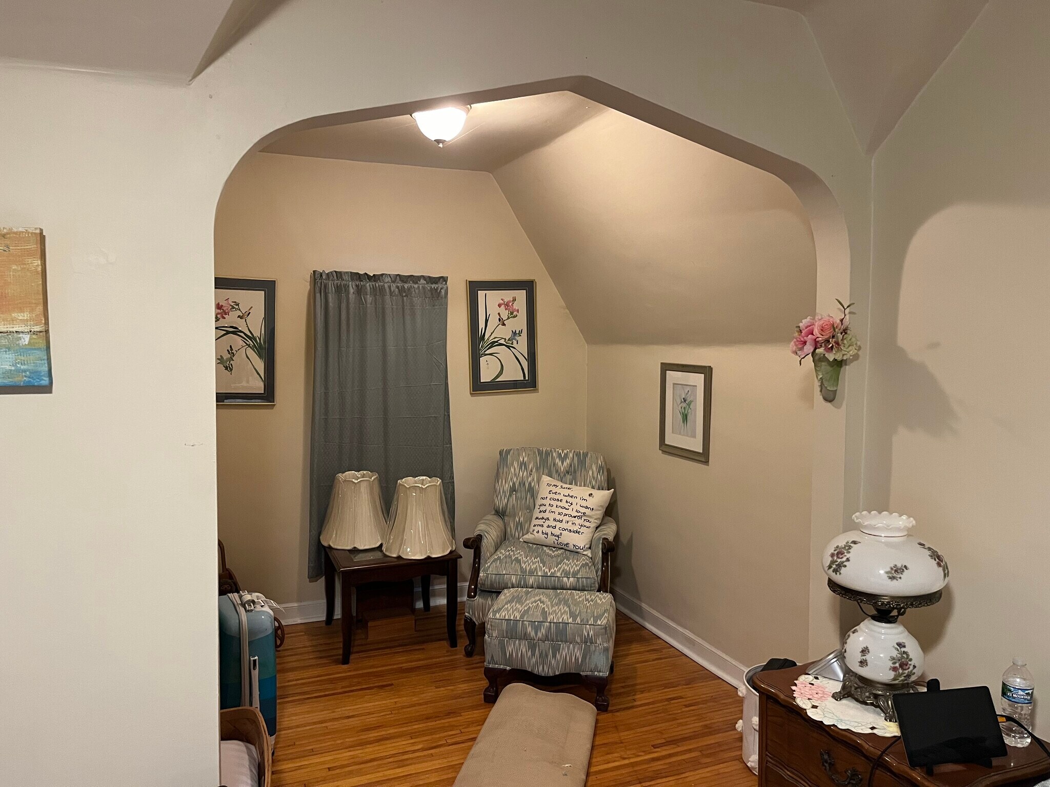 Reading Nook - 4003 Quail Ave N