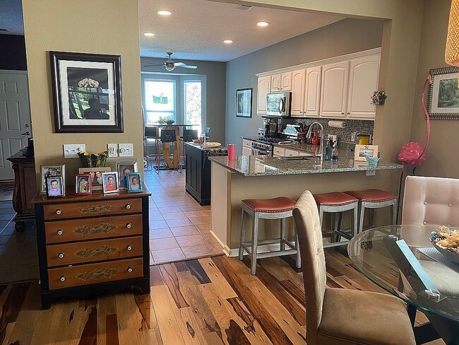 Building Photo - 27 Lacebark Ln