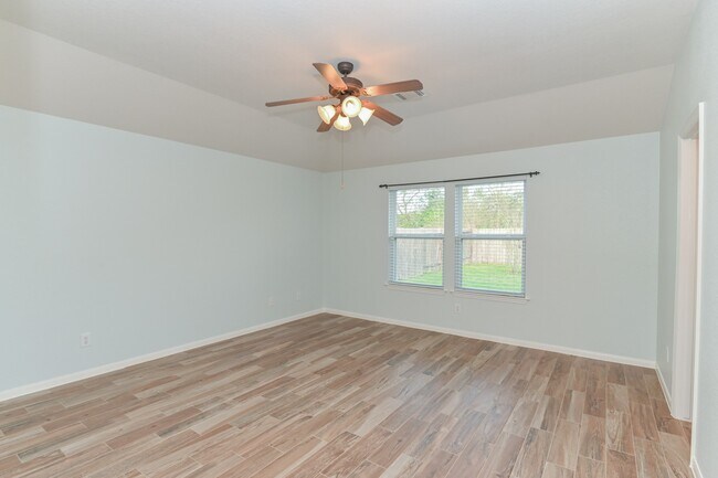 Building Photo - 4022 Mt Everest Way