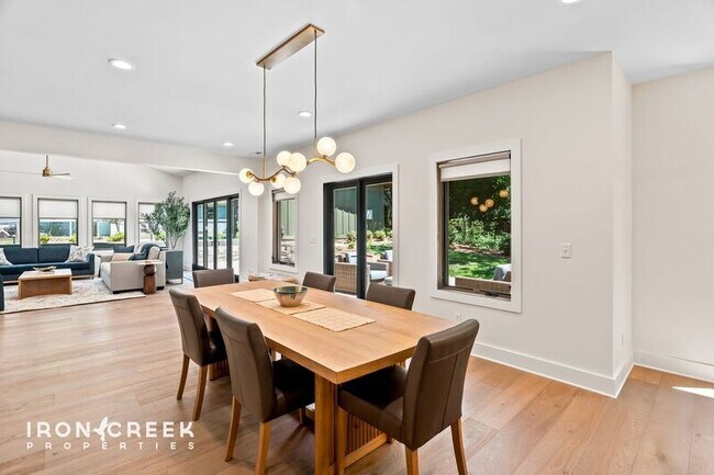 Building Photo - 3015 Sand Hill Crane Dr