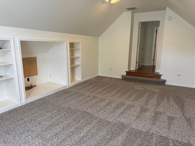 Building Photo - Brentwood 4BR Home