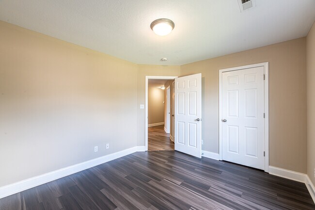 Building Photo - 637 Marston Ln