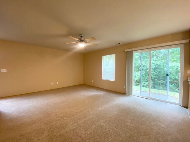 Building Photo - Practical 3 bedroom, 2190 Sqft Kent Home