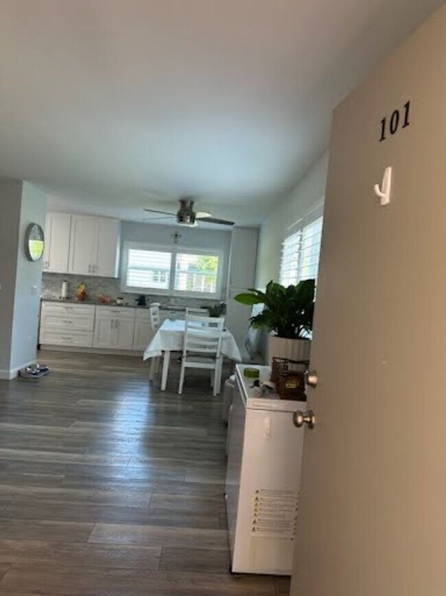 Building Photo - 2 Bedroom 2 Bath, Condo for Rent!