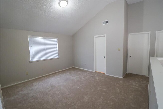 Building Photo - 1546 Ridgebriar Dr