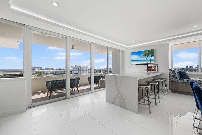 Building Photo - 545 S Fort Lauderdale Beach Blvd