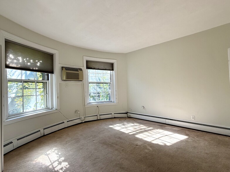 Building Photo - 550 Tremont St