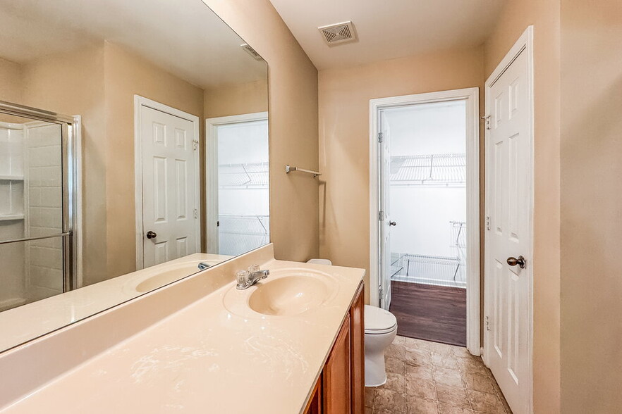 Building Photo - 3625 Roseman Landing