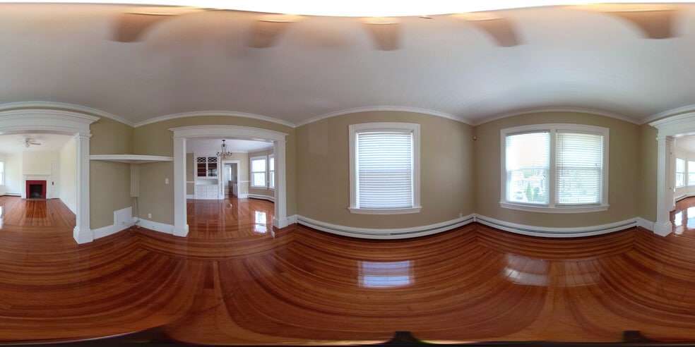 Living room & Dining - 18 University Ave