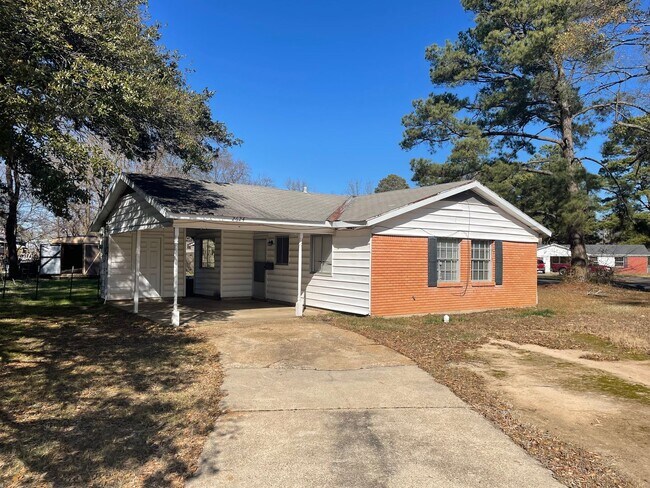 Primary Photo - Southern Hills Home
