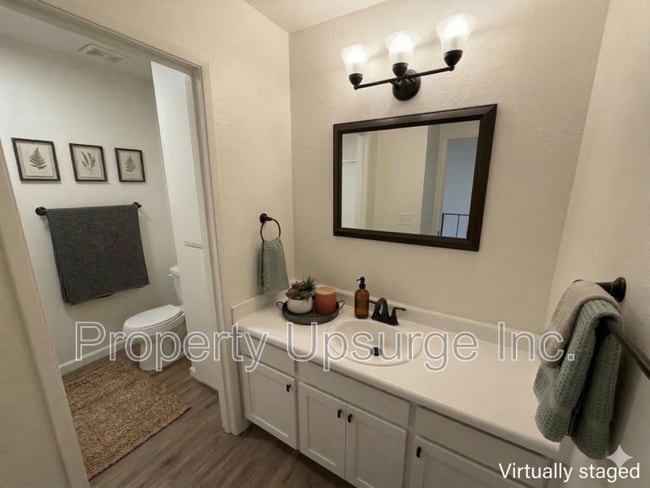 Building Photo - 1825 Roanoke Ave