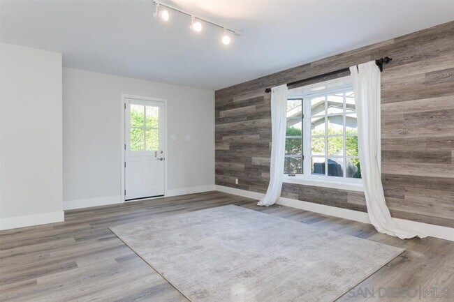 Building Photo - 4910 Ladera Sarina