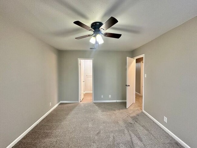Building Photo - Almost Ready! 2 Bed 2 Bath Apartment in Ce...