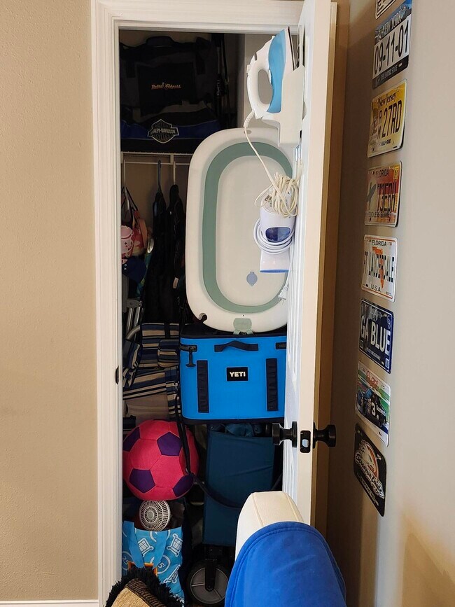 Building Photo - 533 NE 3rd Ave