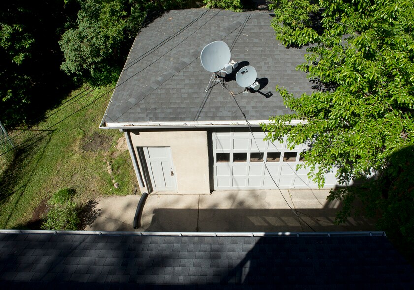Building Photo - 225 Buell St