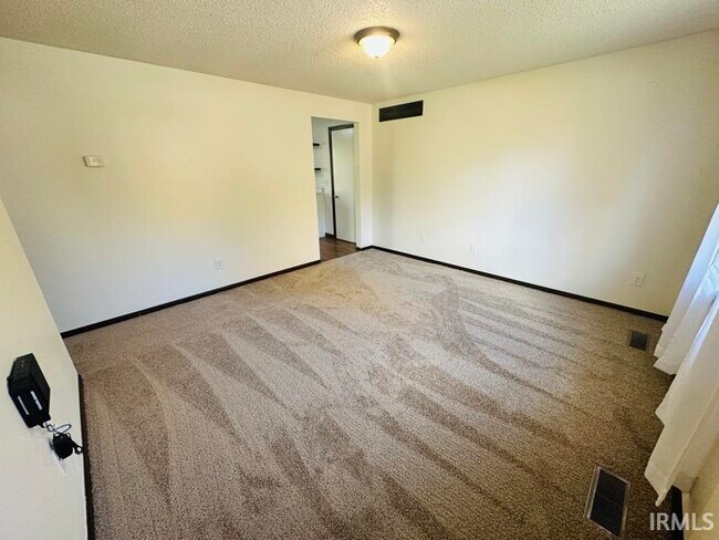 Building Photo - 2719 Kingsland Ct