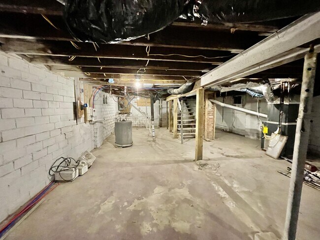 Building Photo - 2127 Park Ave