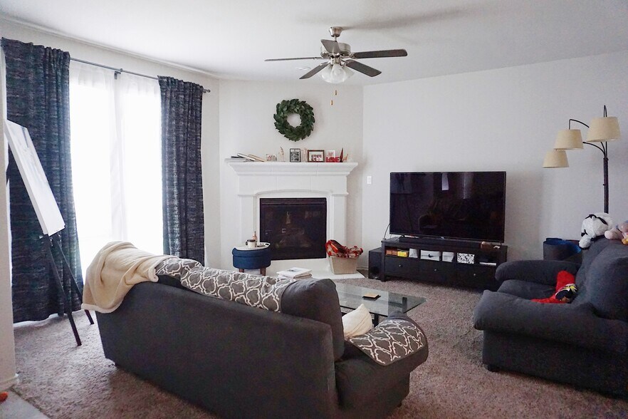 Cozy Living Room - 15753 Buffalo Nickel Dr