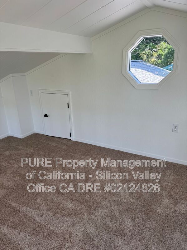 Building Photo - 306 Kingsbury Dr