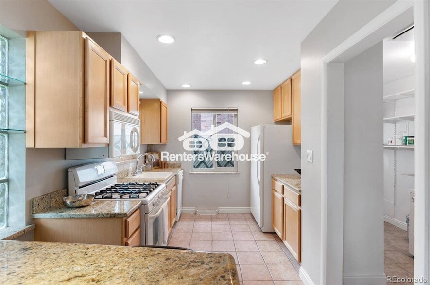 Building Photo - 1915 S Pearl St