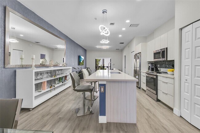 Building Photo - 7925 NW 104th Ave
