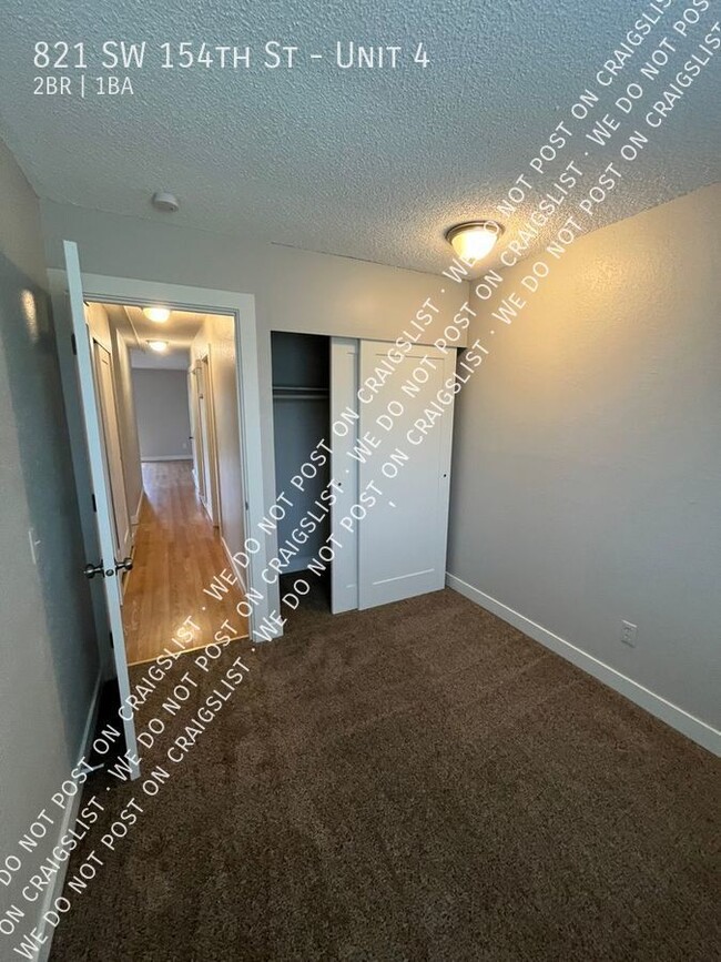 Building Photo - New Burien renovated 2 bedroom 1 bath- upp...