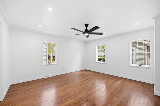 Building Photo - 11 Berry St