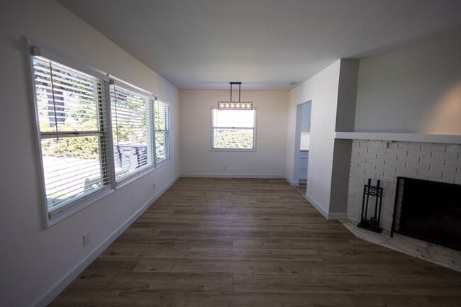 Building Photo - Freshly Renovated 3BR/2BA Pool Home – La Crescenta