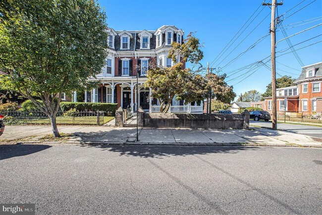 Primary Photo - 136 Gay St