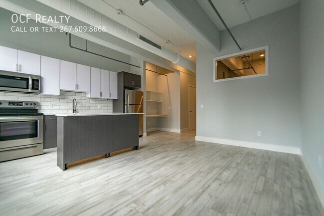 Building Photo - 412 S 13th St