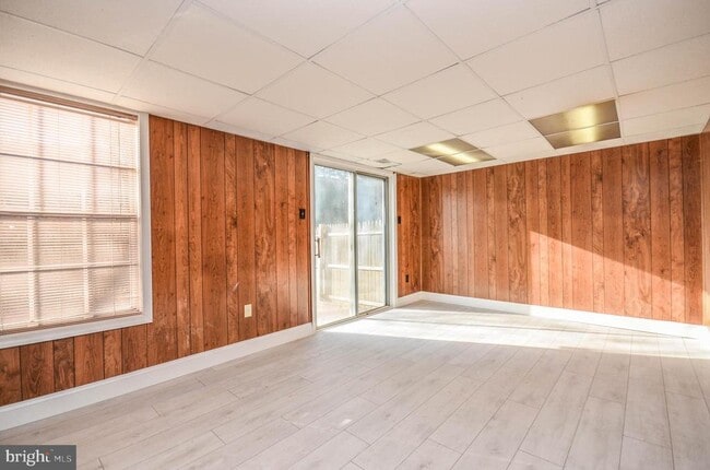 Building Photo - 8 Hines Ct
