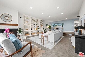 Building Photo - 20 Ironsides St