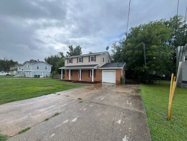 Building Photo - Stunning Newly Remodeled 4BR/2BA Home in Huntsville – Pet Friendly!