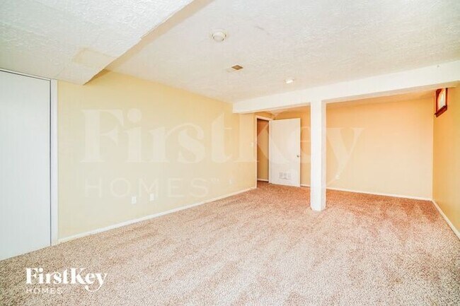 Building Photo - 1103 Crestview St