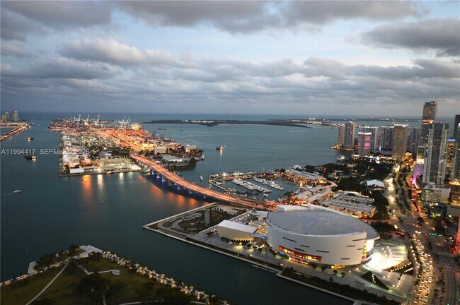 Building Photo - 1100 Biscayne Blvd