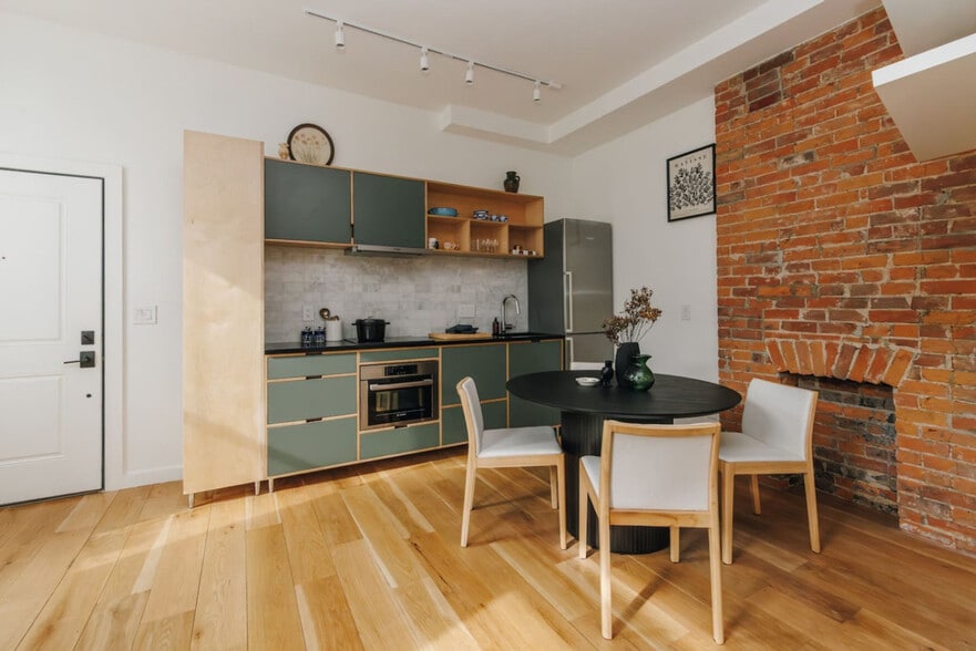 Building Photo - 1508 Pleasant St