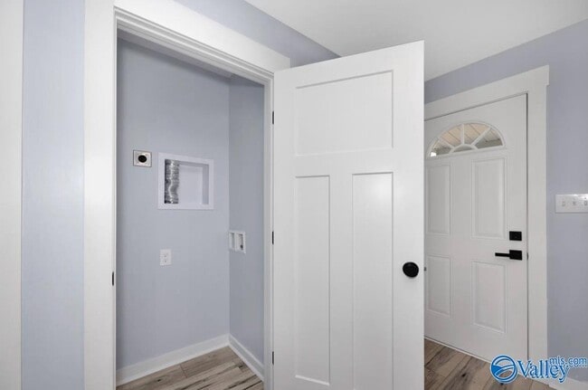 Building Photo - 3904 Cypress Ave SW