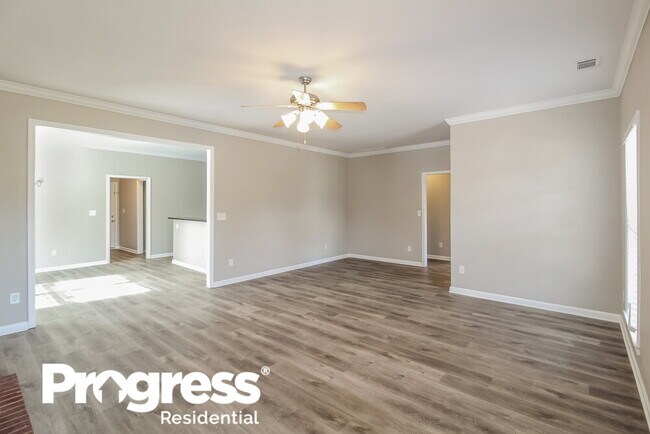 Building Photo - 1259 Saxony Dr SE