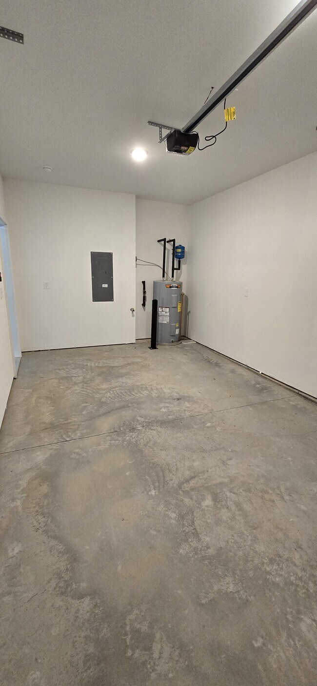 Building Photo - 1606 Mountain Quail Cir