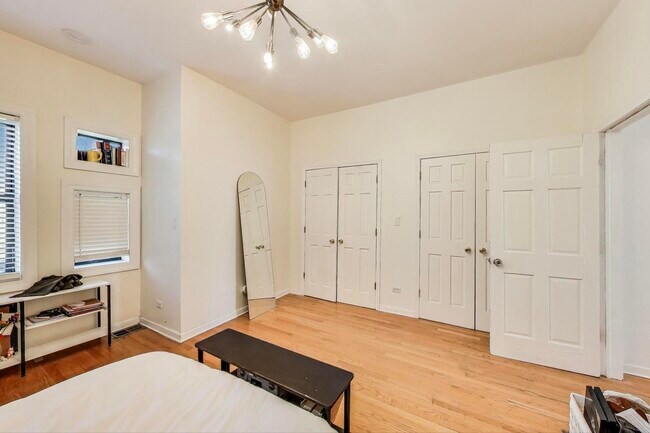 Building Photo - 4553 S Ellis Ave